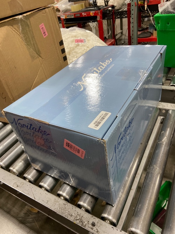 Photo 1 of Noritake Kyoka Shunsai 18-Piece Dinnerware Set, Service for 6