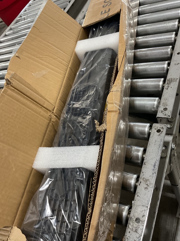 Photo 1 of Retractable screen