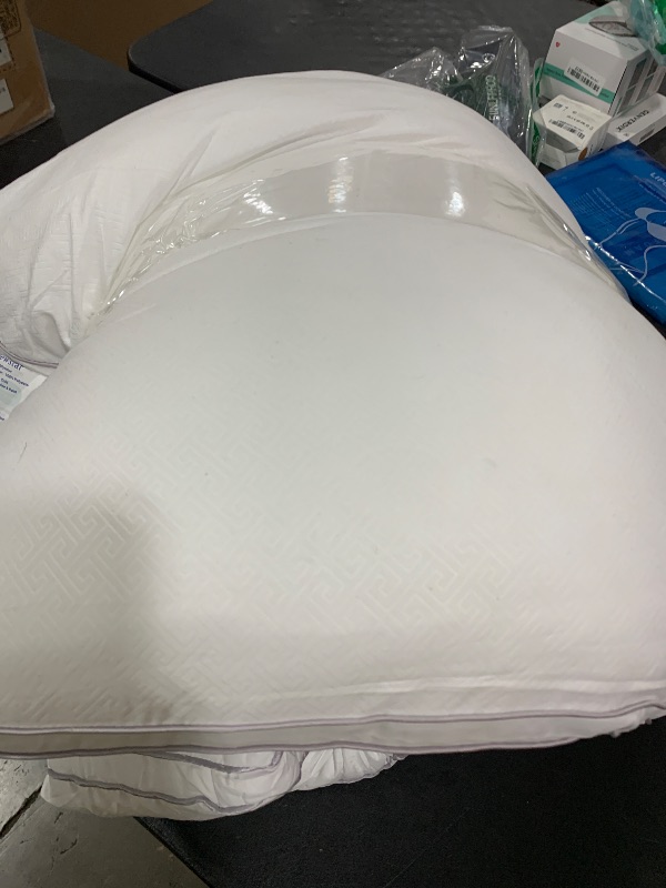 Photo 1 of viewstar Pillows Queen Size Set of 2, Hotel Quality, Down Alternative Gusseted Bed Pillows for Side, Back, or Stomach Sleepers, White