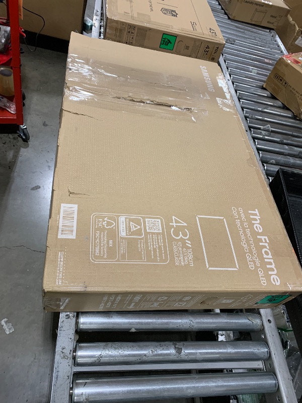Photo 1 of Samsung 43-Inch Class The Frame LS03F 4K QLED Smart TV (2025 Model) Slim Fit Wall Mount, Modern Frame Design, NQ4 AI Gen2 Processor, Art Mode, Artful Picture Quality, Samsung Vision AI, Alexa Built-in FOR PARTS ONLY