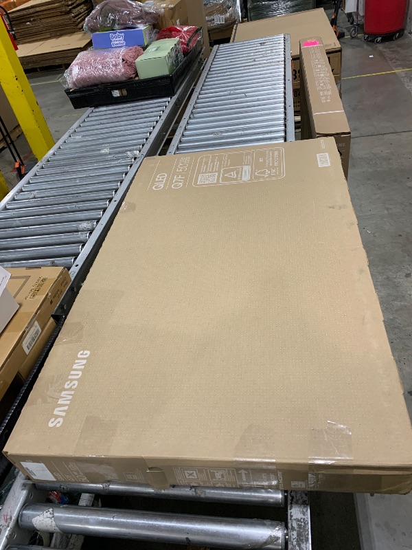 Photo 1 of Samsung 50-Inch Class QLED Q7F Series Samsung Vision AI Smart TV (2025 Model, 50Q7F) Quantum HDR, Object Tracking Sound Lite, Q4 AI Gen1 Processor, 4K upscaling, Gaming Hub, Alexa Built-in