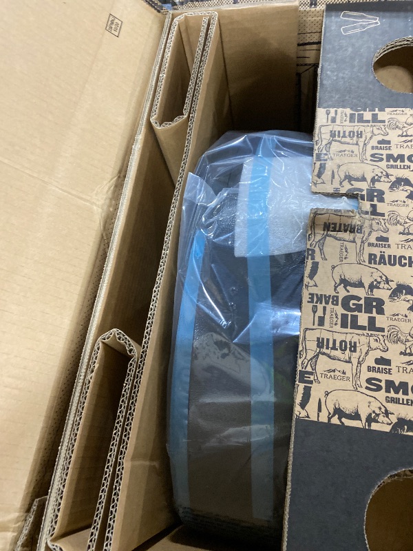 Photo 1 of GRILL PELLET IRONWOOD 885 BLK