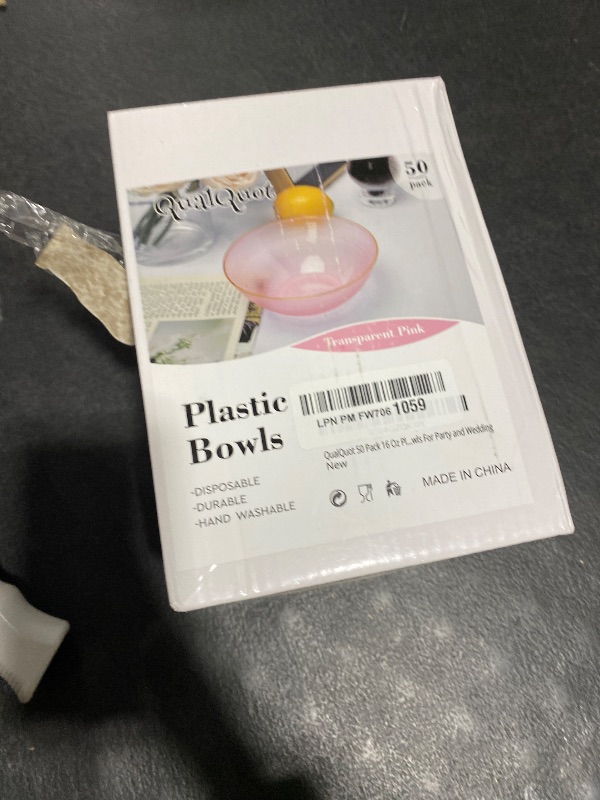 Photo 1 of QualQuot 50 Pack 16 Oz Plastic Bowls with Gold Rim, Disposable Soup Bowls, Heavy Duty Dessert Bowls for Parties, Wedding and Everyday Use, Pink