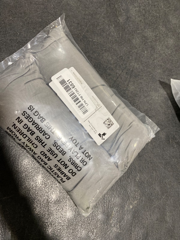 Photo 1 of Moosfor Spandex 6 Foot Rectangle Table Cloth 2 Pack, Elastic Fitted Tablecloths for Picnic, Stretch Washable Patio Table Cover for Outdoor, Camping, Banquet and Parties (Grey, 30"x72")