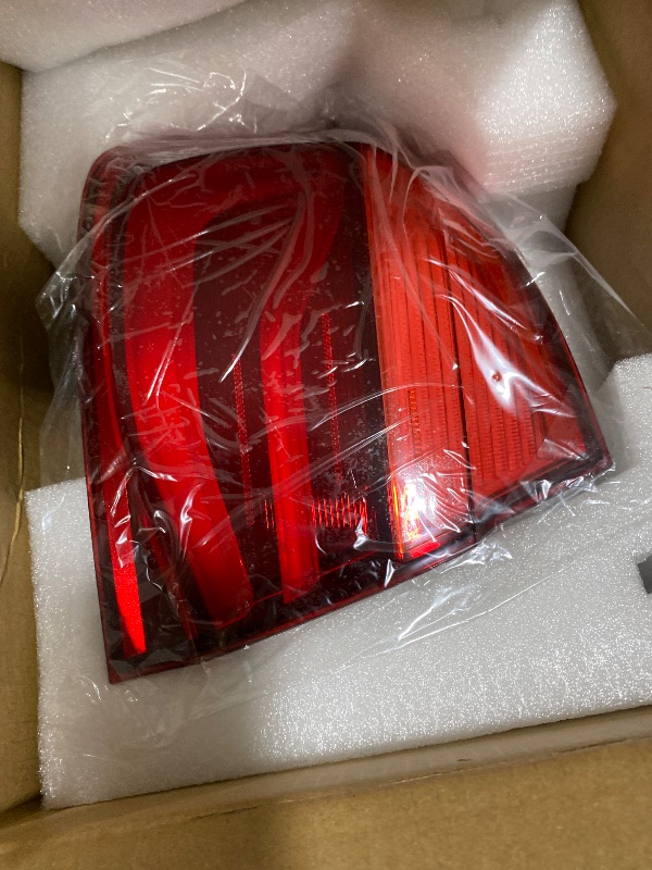 Photo 1 of MOTOALL 63217369117 Tail Light Left Side Rear Outer Brake Stop Lamp Fit for BMW 3 Series F30 F80 2016-2018