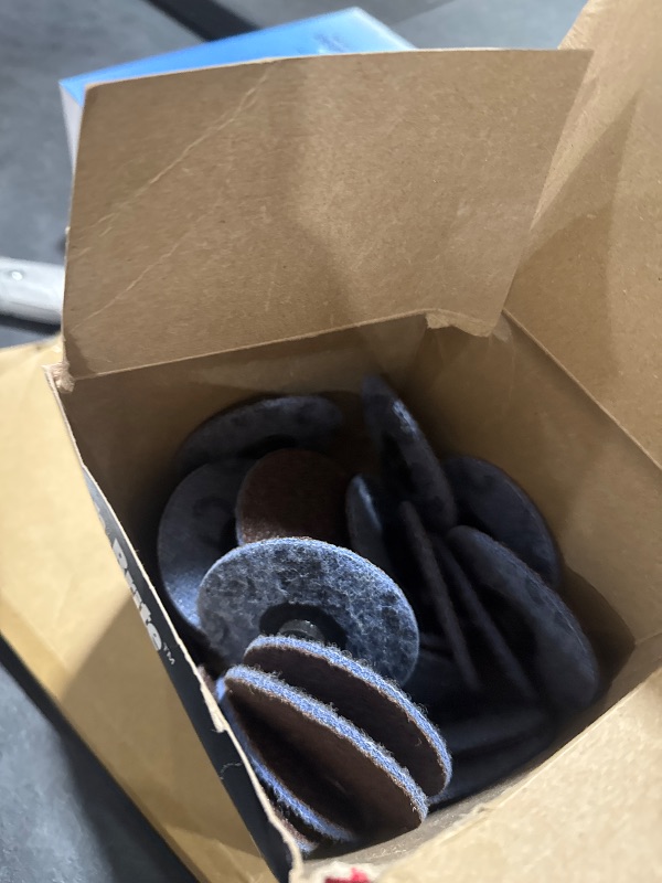 Photo 1 of Scotch-Brite SE Surface Conditioning Disc, Roloc TS, Coarse, Aluminum Oxide, Heavy Duty, Durable, 3 in, 25/Inner, 100/Case