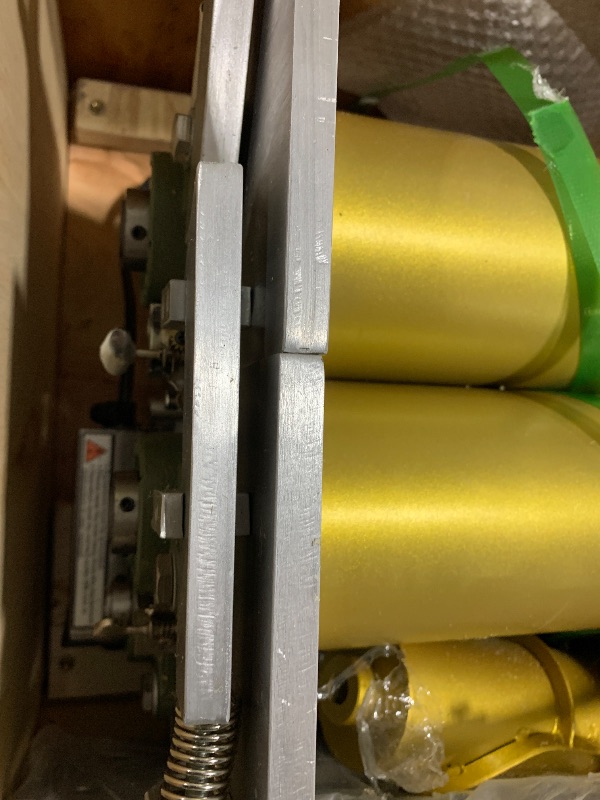 Photo 1 of VEVOR Electric Tortilla Maker, 5.5 Inch Diameter Automatic Corn Tortilla Making Machine with Non-Stick Coating, Electric Chapatti Machine Suitable for Produce Sopes Gorditas Roti Pita Tortilla Pizza
