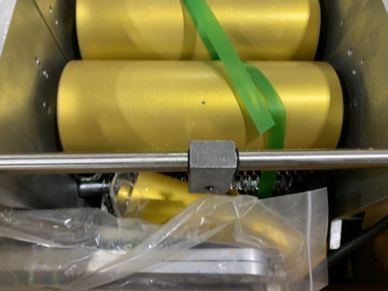 Photo 1 of VEVOR Electric Tortilla Maker, 5.5 Inch Diameter Automatic Corn Tortilla Making Machine with Non-Stick Coating, Electric Chapatti Machine Suitable for Produce Sopes Gorditas Roti Pita Tortilla Pizza
