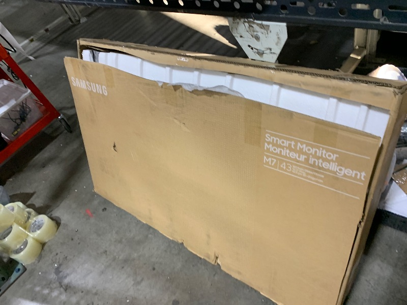 Photo 1 of Samsung 43” Smart Monitor M7 (M70F) 4K UHD Display, Samsung Vision AI, Smart TV Apps, Gaming Hub, USB-C, HDMI and USB-A, Black, LS43FM702UNXZA, 2025