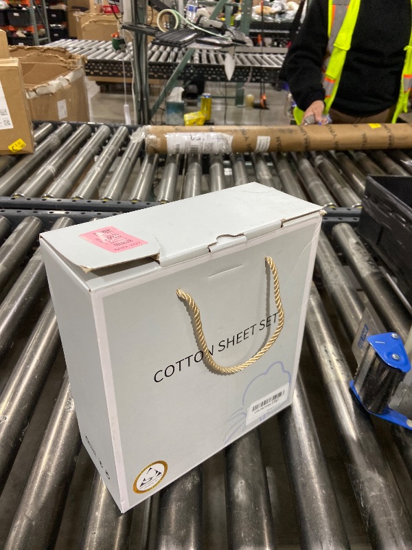 Photo 1 of Shilucheng 100% Cotton Queen Size Sheets Set - 600 Thread Count?Luxury Egyptian Cotton Bed Sheets?5-Star Hotel Quality Sheets, Breathable & Cooling, 16 Inch Deep Pocket - 4 Piece (Cream, Queen)