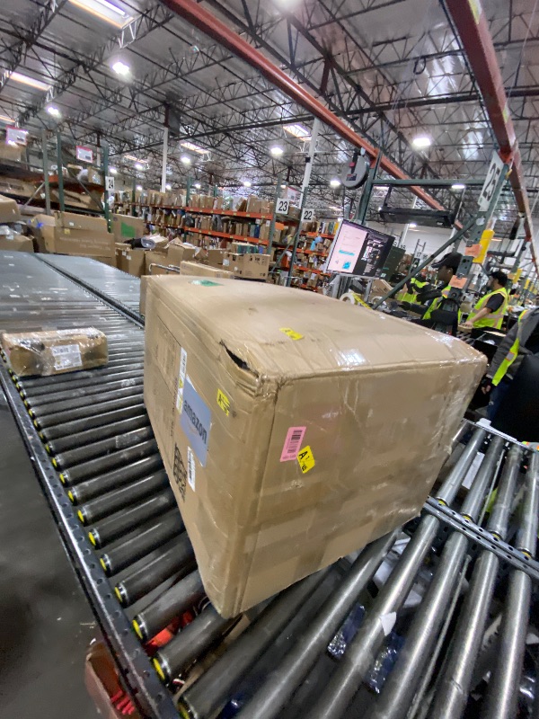 Photo 1 of VEVOR Insulated Food Pan Carrier, 95 Qt Hot Box for Catering, LLDPE Food Box Carrier w/One-Piece Buckle, Front Loading Food Warmer w/Handles, End Loader w/Wheels for Restaurant, Canteen, etc. Black