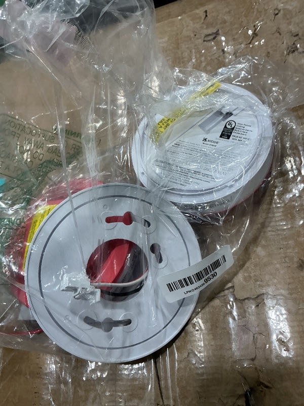 Photo 1 of ** sold as is no refund/return** see comments!~
Kidde Hardwired Smoke Detector, AA Battery Backup, Interconnectable, LED Warning Light Indicators, 2 Pack