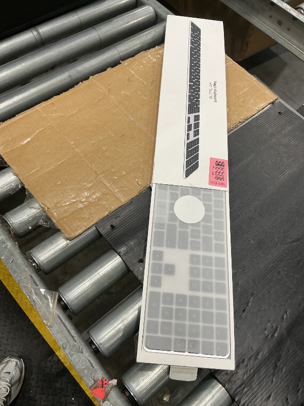 Photo 1 of *** MISSING ONE PIECE** Magic Keyboard with Touch ID and Numeric Keypad for Mac Models with Apple Silicon - US English - Black Keys