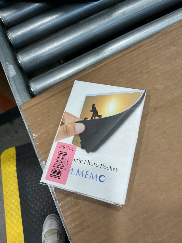 Photo 1 of 10 Pack 4"x6" Premium Super Slim Magnetic Picture Pockets Frames Holds 4 x 6 inches Photo for Refrigerator White Border Design