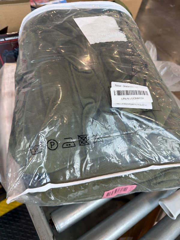 Photo 1 of *MINOR DAMAGE - USED*
Drapenova 96 inches long Green Velvet Curtains for Living room Bedroom Luxury Vintage Room Darkening Blackout Thermal Insulated Pinch Pleated Drapes Hunter Green 2 Panels With Hooks Track,60x96 Inches