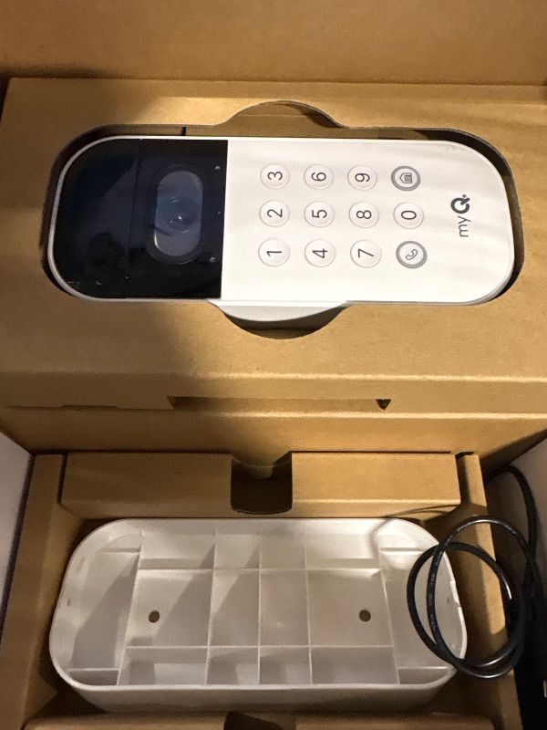 Photo 1 of ****MISSING BATTERY****myQ Smart Garage Door Video Keypad with Wide-Angle Camera,Customizable PIN Codes,and Smartphone Control–Take Charge of Your Garage Access Works with Chamberlain, LiftMaster and Craftsman openers,White