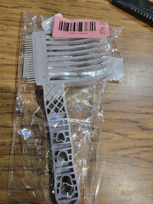 Photo 1 of 1Pack Blend Friend Fade Comb,Professional Barber Comb for Men Haircut Hair Fade Tool For Home,Salon or Professional Use.(1PCS)