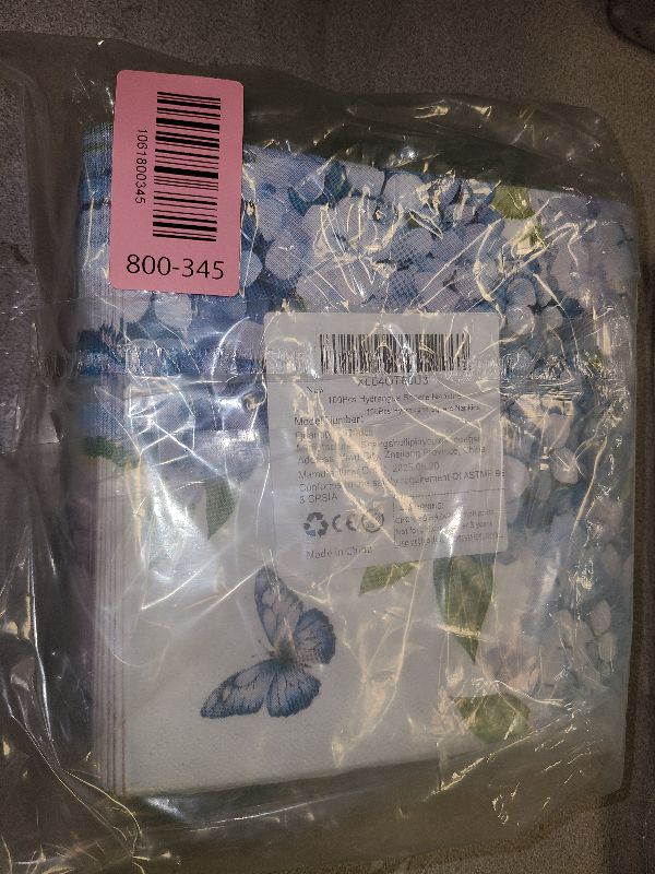 Photo 1 of 100Pcs Hydrangea Paper Napkins 3-Ply Watercolor Blue and White Floral Butterfly Disposable Dinner Napkins Spring Pretty Decoupage Napkins for Wedding Bridal Shower Lunch Kitchen Supplies 6.5'' x 6.5"