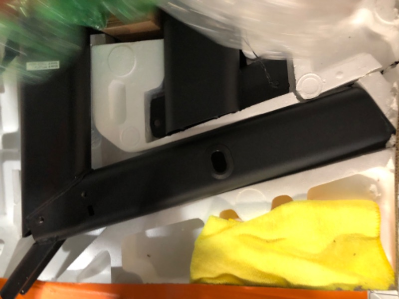 Photo 1 of (trcuk/trailer pick up only)
ProForm Carbon TL Treadmill