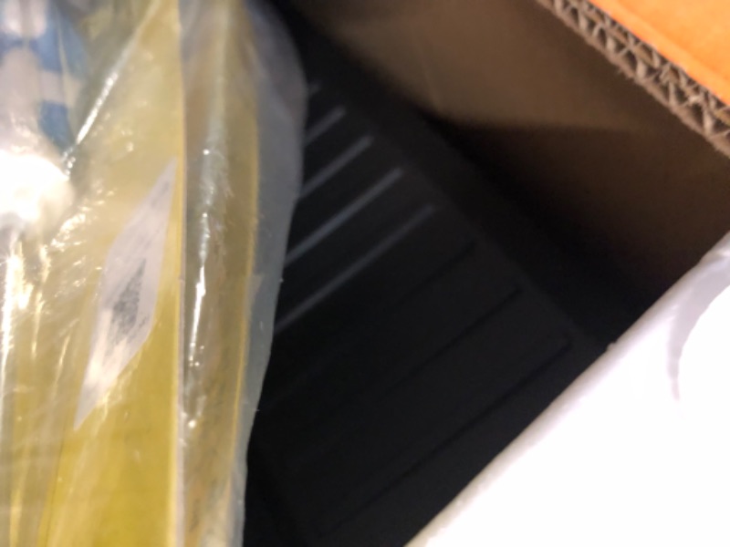 Photo 1 of (trcuk/trailer pick up only)
ProForm Carbon TL Treadmill