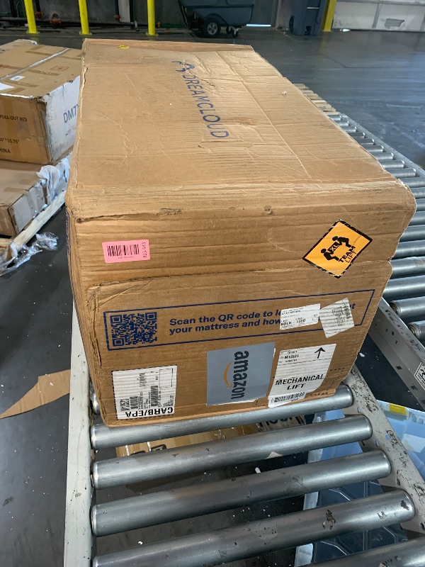 Photo 1 of ***FACTORY SEALED***
DreamCloud Classic 12" Queen Mattress - Memory Foam - 365 Night Trial - Back Pain Relief - Mattress in a Box - CertiPUR-US® Certified - ACA Endorsed