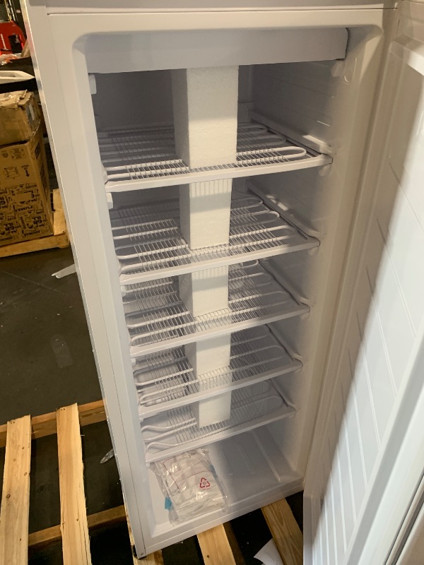 Photo 1 of ***TRUCK/TRAILER PICKUP ONLY***
Hamilton Beach HBFRF10OAMZ HBFRF101OAMZ HBFRF1010_AMZ, 10 cu ft, Upright Freezer, White