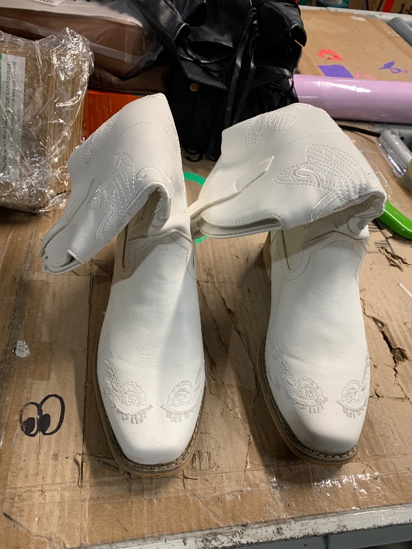 Photo 1 of ***(HEAVILY USED/ MINOR DAMAGE)***DREAM PAIRS Women's Square Toe Cowboy Cowgirl Boots Pull On Low Chunky Heel Mid Calf Western Boots with Embroidered Stitched for Theme Party Country Concert,Size 7.5,White,SDMB2220W