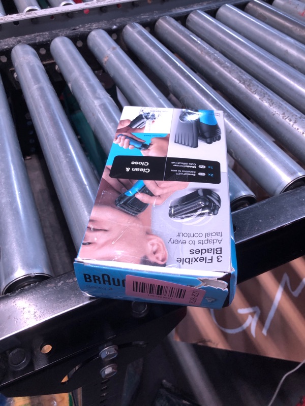 Photo 1 of (used) Braun Electric Razor for Men / Electric Shaver, Series 3 310s, Rechargeable, Wet & Dry, Blue