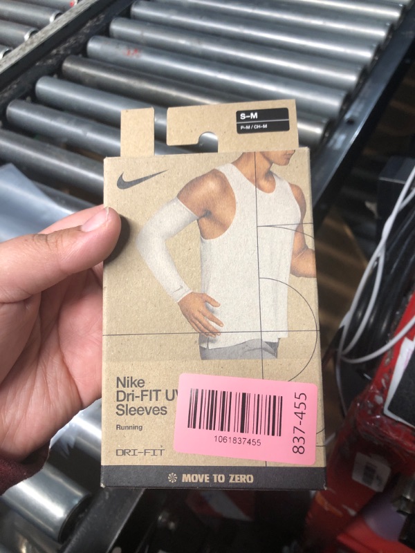 Photo 1 of NIKE LIGHTWEIGHT SLEEVES 2.0 PAIR