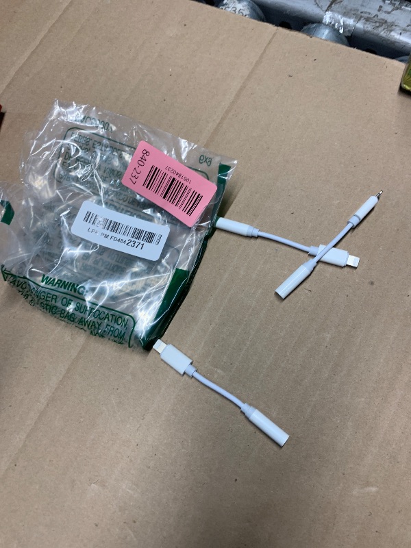 Photo 1 of [Apple MFi Certified] Apple Lightning to 3.5 mm Headphone Jack Adapter, 3 Pack iPhone to 3.5mm Aux Audio Cable Adapter Converter Cable Dongle Compatible for iPhone 14 13 12 11 Pro Max XS XR X 8 7 iPad