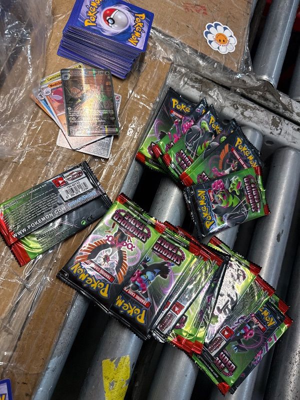 Photo 1 of ***DAMAGED - SEE NOTES/PICTURES*** POKEMON TCG: SCARLET AND VIOLET SHROUDED FABLE BOOSTER BUNDLE