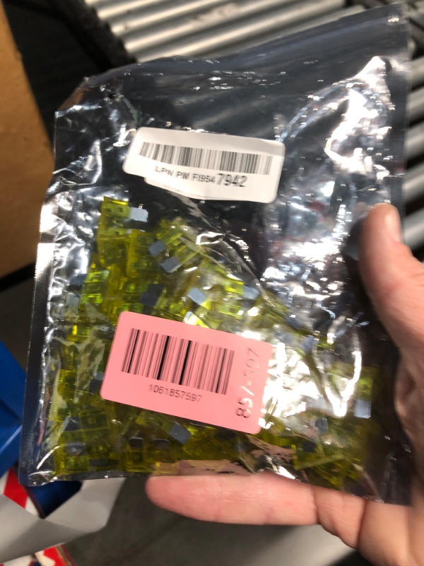 Photo 1 of (80Pcs) 20 Amp Standard Fuse, 20A Car Blade Fuses for Car/RV/Truck/SUV/Motorcycle/Boat