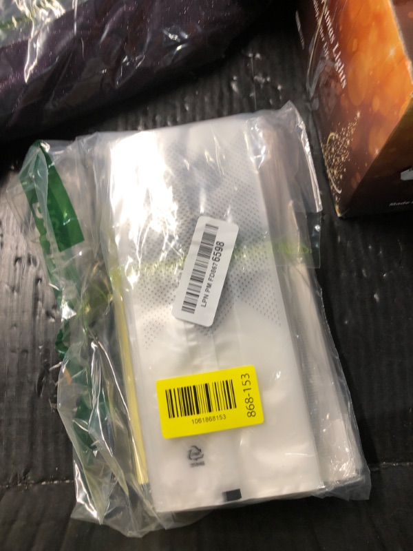 Photo 1 of (400Pcs) 200 Pack Translucent Cellophane Bags for Bakery Party Supplies (9x3.4 Inch) - Clear Plastic Cookie Candy Wrapping Bags with 200 Handmade Stickers, Ideal for Chocolate Cake Snack Packaging