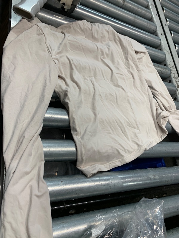 Photo 1 of ***(HEAVILY USED/ MINOR DAMAGE)***SUUKSESS Women Backless Going Out Tops Double Lined Open Back Basic Long Sleeve T Shirts (Soft Sand, M)