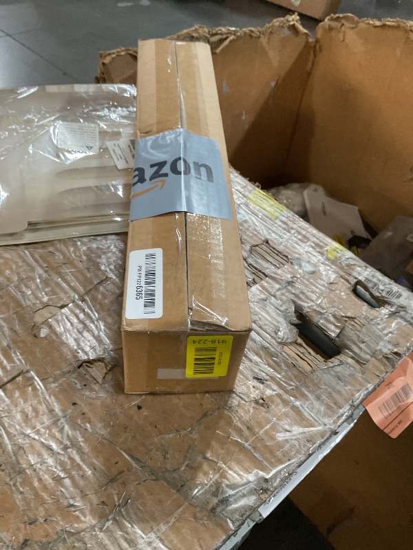 Photo 1 of ***(PARTIAL SET/ MISSING HALF)***Juxdp 20 Pcs Real Touch Norfolk Pine Branches, Artificial Christmas Green Plants Branch Faux Greenery Stem Fake Pine Picks for Vase DIY Crafts Garland Wreath Xmas Indoor Outdoor Decor(18 Inches)