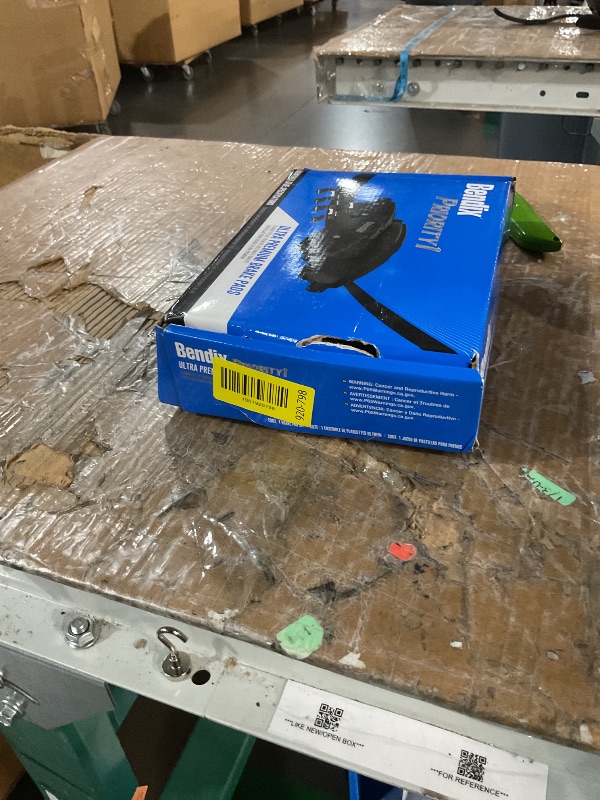 Photo 1 of Bendix Priority1 CFC1770 Ceramic Front Brake Pads for Ford Expedition 2017-2010, F-150 2017-2010, Lobo 2020-2009, Lincoln Mark LT 2014-2010, Navigator 2017-2010