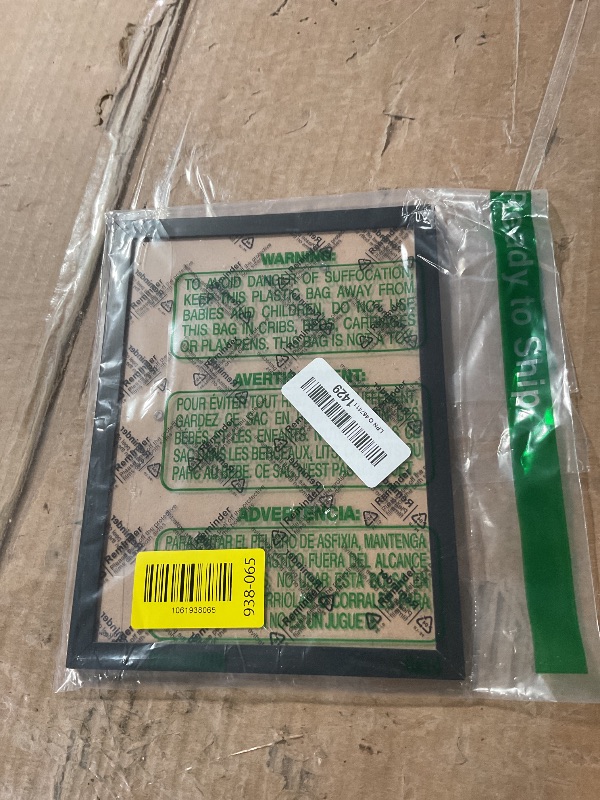 Photo 1 of * only comes with one *
Wyxgiv 6x8 Picture Frame Set of 2, Lightweight yet Durable Black Frame with High-clarity Plastic Display 6 x 8 Inch Photo Horizontally/Vertically (2 Packs|Black|6"x8")