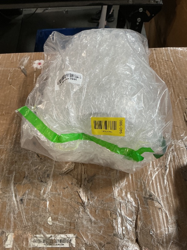 Photo 1 of ************THIS IS ONLY THE GLASS PART, NO MOTOR INCLUDED*************
Amazon Basics 6-Cup (50 Fl. Oz) Countertop Blender, with 6 Pre-Programmed Functions, Pulse, Ice Crush, Stainless Steel Blades, Glass Jar, Up to 700W, Black & Silver