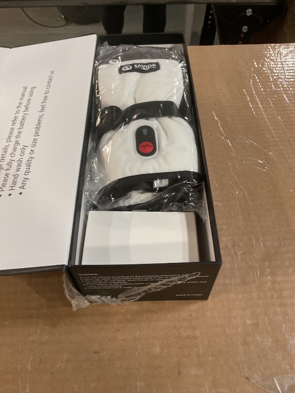 Photo 1 of ******One glove worksus.** ***Size Medium*** SAVIOR HEAT Heated Mittens for Men Women 7.4V 3000mAh Battery Ski Gloves, Fast Charging Electric Waterproof, Touchscreen Warm Winter Gloves for Outdoor Skiing, Hiking, Snowboarding, Camping