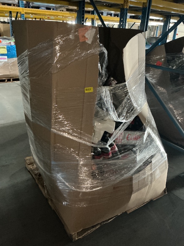 Photo 1 of ***NON-REFUNDABLE - THIS PALLET IS NON-REFUNDABLE. DRINKS ARE PAST EXPIRATION. DRINKS ARE EXPIRED. THESE EXPIRED DRINKS ARE NON-REFUNDABLE***Pallet of different Coca Cola products different exp dates