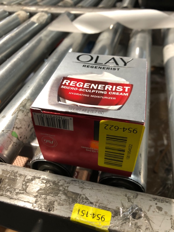 Photo 1 of ******ONLY ONE ******
OLAY Regenerist Advanced Anti-Aging Micro-Sculpting Cream 1.70 oz (Pack of 4)