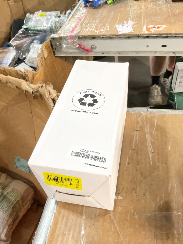 Photo 1 of ***(MINOR DAMAGE/ BROKEN HANDLE)***Bioworld Hello Kitty Character Squares White 40 Oz Stainless Steel Tumbler