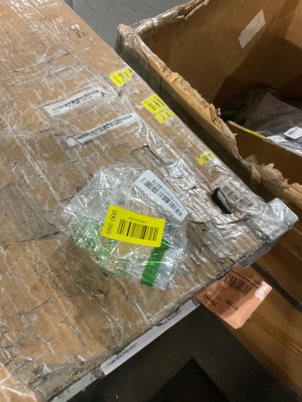 Photo 1 of *** May 2027 ***Fancy Feast Classic Gravy Lovers Beef in a Roasted Beef Flavor Gravy Wet Cat Food, 85 g (Pack of 1)