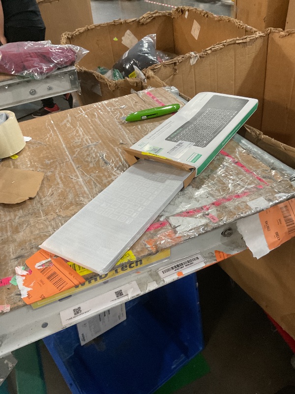 Photo 1 of (Dual Mode) Rii RT518S Wireless and Bluetooth 2-LED Color Backlit Multimedia Keyboard with Multi-Touch Big Size Trackpad,Rechargable Keyboard for Android TV Box,PC,Tablets,Smart TV, HTPC, IPTV,Windows