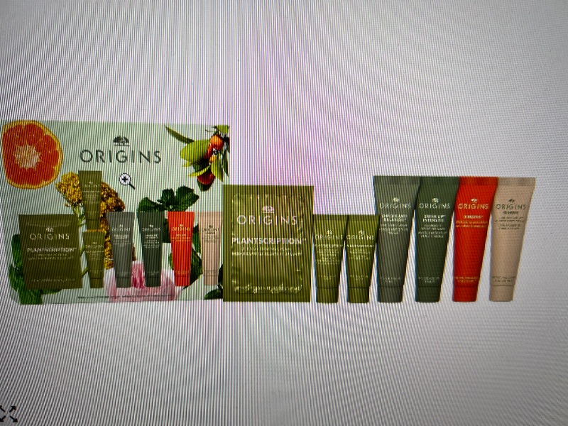 Photo 1 of Essentials for Face & Body Gift Set