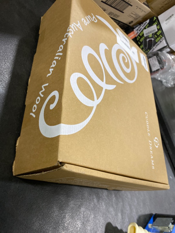 Photo 1 of CUDDLE DREAMS Wool Comforter Duvet Insert, 100% Australian Wool Filling with Soft Noiseless Cotton Shell, Natural Warmth (Midweight for All Season, King)