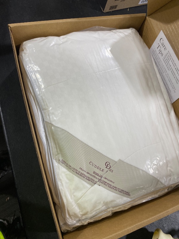 Photo 1 of CUDDLE DREAMS Wool Comforter Duvet Insert, 100% Australian Wool Filling with Soft Noiseless Cotton Shell, Natural Warmth (Midweight for All Season, King)