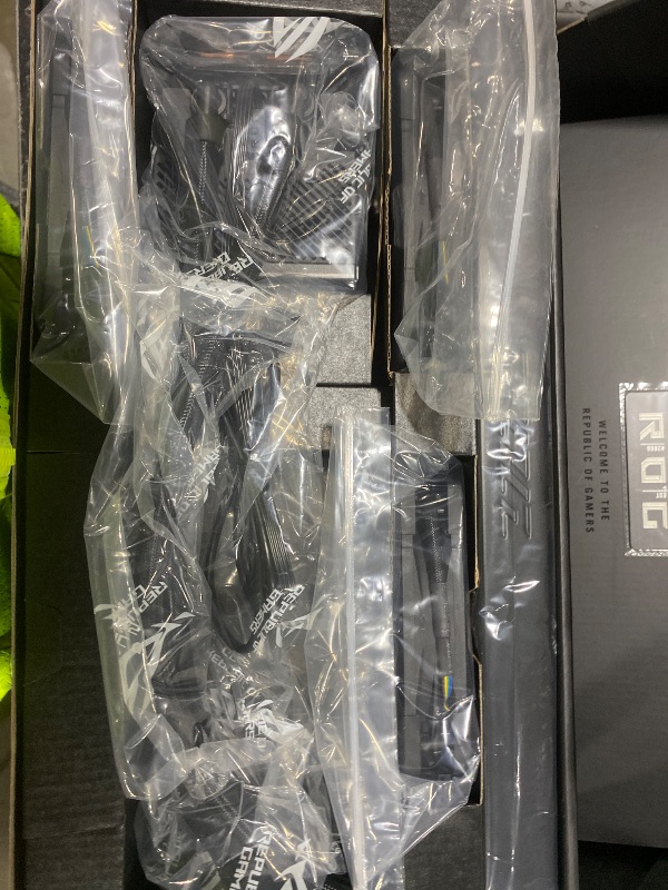 Photo 1 of ASUS ROG Ryujin III 360 All-in-one Liquid CPU Cooler with 360mm Radiator. Asetek 8th gen Pump, 3X Noctua industrialPPC 120mm Fans, 3.5” Color LCD