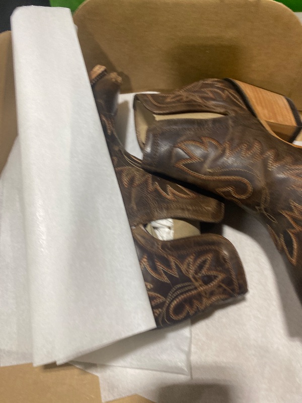 Photo 1 of ARIAT Women’s Dixon Bootie