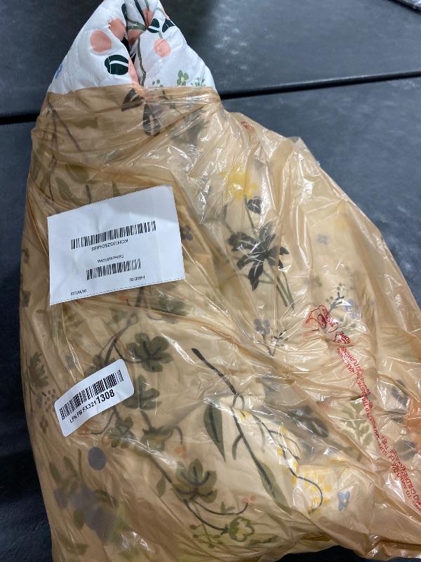 Photo 1 of Anibedding Floral Quilt Set Full Size,3 Pieces Flower Parrten Bedspread Coverlet,Garden Style Soft Lightweight Micorfiber Bedding Set with 2 Pillowcases for All Seaaon(78"×90",Green)